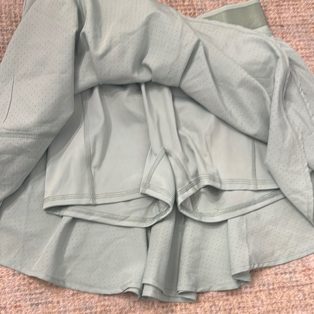 Green High-Low Ruffled Skort - Picture 2 of 3